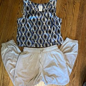 Silky top with velour jogger